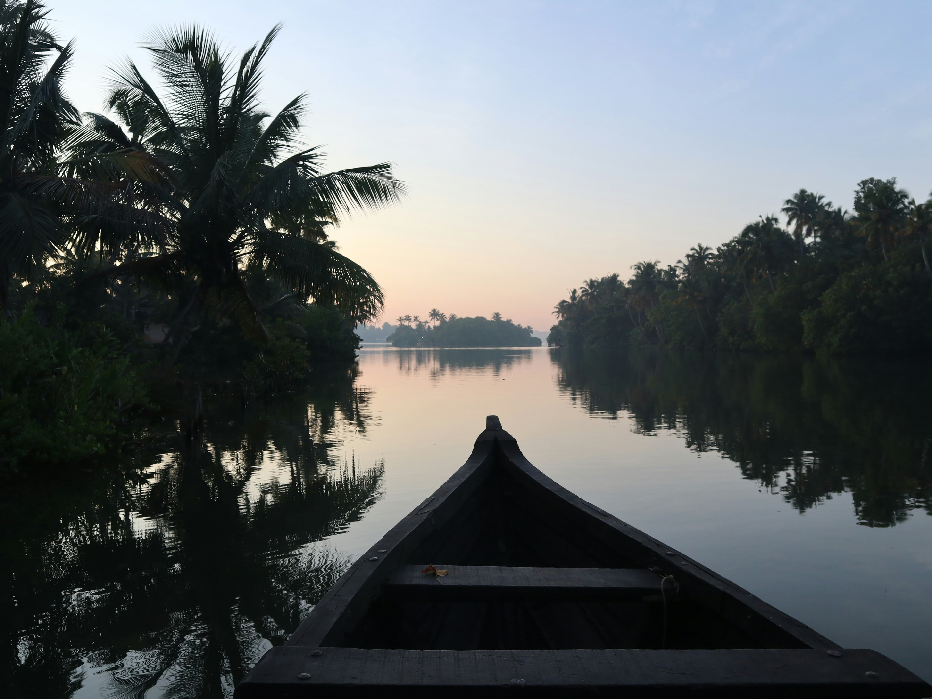 Backwaters, beaches & scenic locations